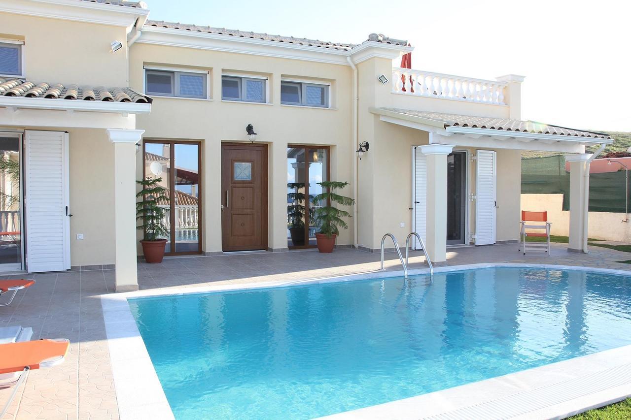 Villa De La Mer Агиос Стефанос Экстерьер фото
